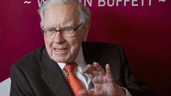 Баффет покидає крісло голови Berkshire Hathaway