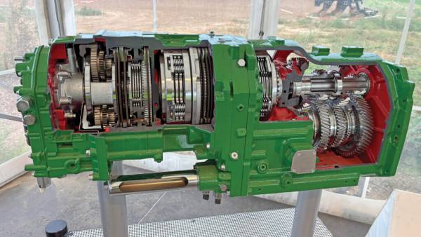 Новий John Deere 6R: перші враження від оновленого кермування