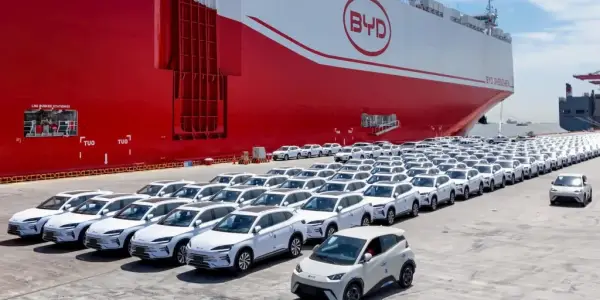 BYD спустив на воду найбільше у світі судно для перевезення автомобілів