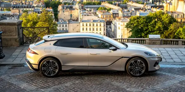 BYD випереджає конкурентів у гонитві за твердотільними батареями: перший електромобіль з новою технологією вже на підході