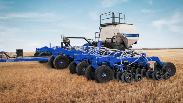 CNH обирає канадські сівалки Bourgault