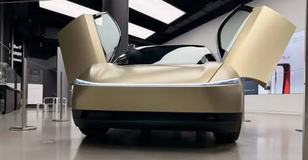 Tesla Roadster: рекордний пробіг та тисяча миль на одному заряді