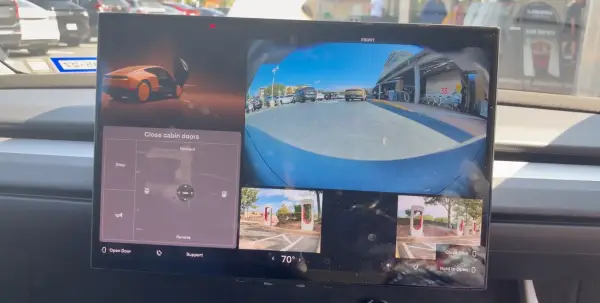 Прихований віртуальний джойстик Tesla Cybercab для ручного керування