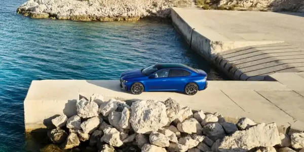 BMW випускає компактний електромобіль за доступною ціною