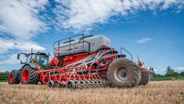 Kuhn представив сівалки прямого висіву Apex завширшки 6 та 8 метрів