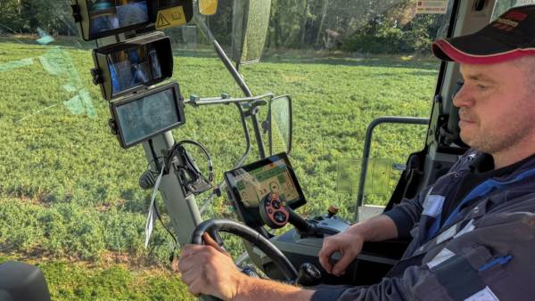 Камери визначають якість урожаю: інновація Oxbo AutoHarvest