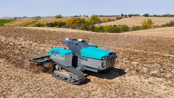 Технології автономного керування інтегрують в електротрактор Amos Power потужністю 85 к.с.