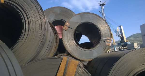 Nucor підняла вартість гарячекатаного рулону до $1210 за тонну