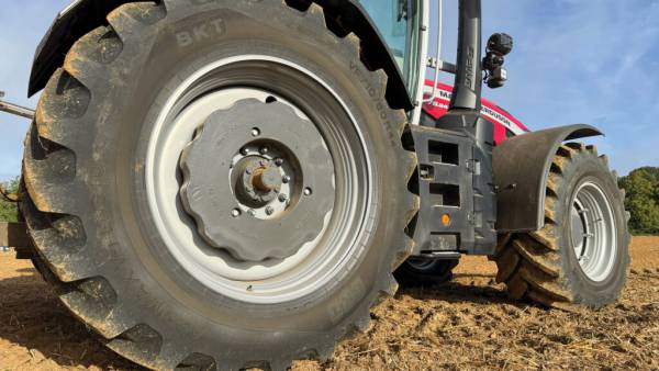 Massey Ferguson презентував нові трактори 7S Mark 2 потужністю 170-245 к.с.