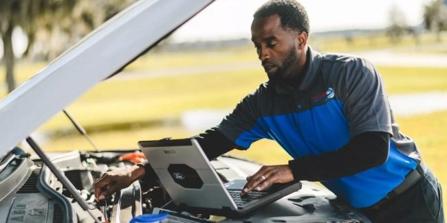 Ford не може заповнити 5 000 вакансій механіків