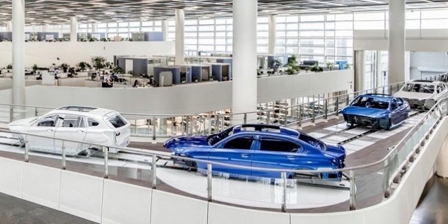 Росія продовжує імпортувати німецькі та японські авто через китайських дилерів